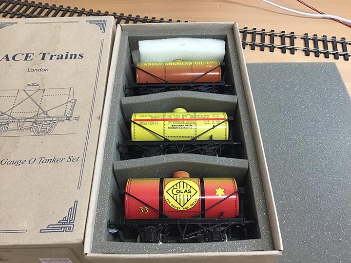 Ace Trains A Vintage Style Gauge O Tanker Set No. 4 Inside Box Contents - Premier Model Railways