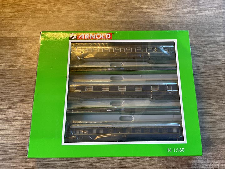 Arnold HN4344 RENFE Three Coach Train Pack - Premier Model Railways