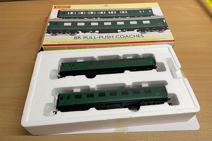 Hornby BR Pull Push Coaches Train Pack - Premier Model Railways